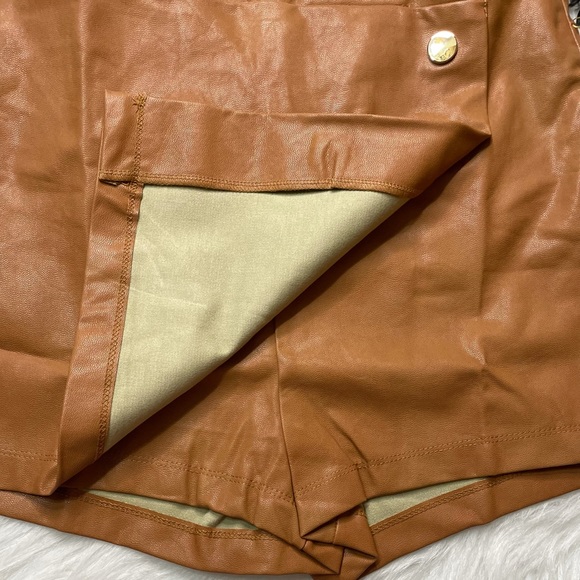 NEW WOMEN’S TRENDY CAMEL BUTTON FRONT FAUX LEATHER SKORT - Picture 10 of 16